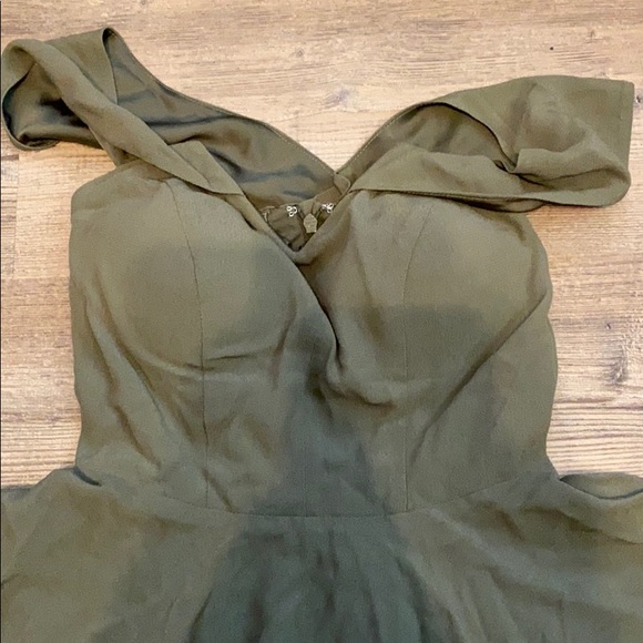 Bebe Army Green V-Neck Off Shoulder Drape Top 00 - Picture 6 of 7
